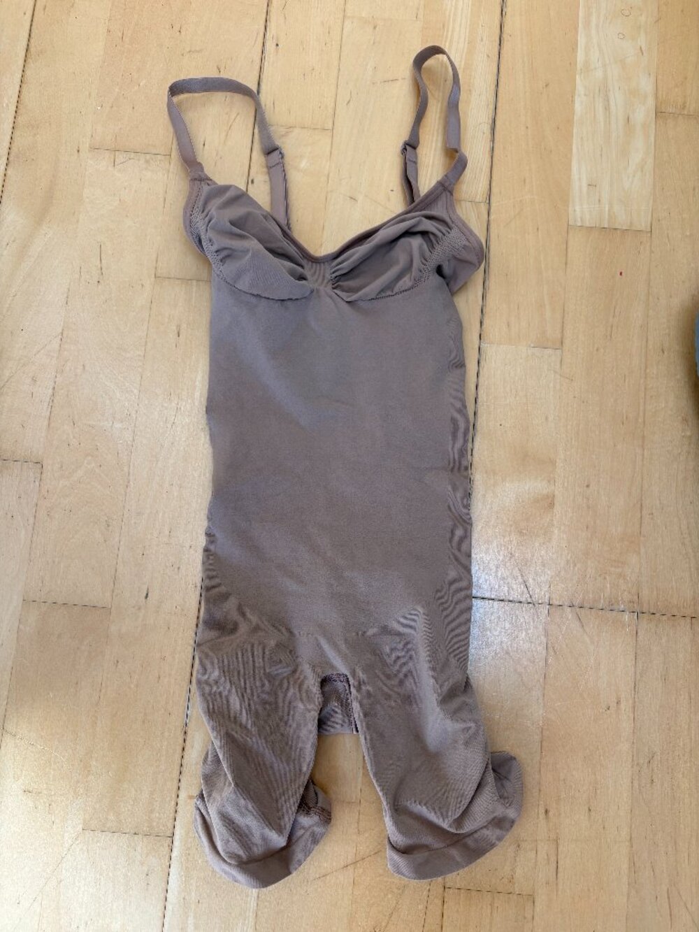 SKIMS Seamless Sculpt Mid Thigh Bodysuit Shapewear size Medium